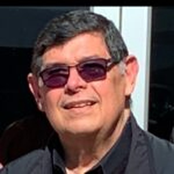 Carlos Álvarez